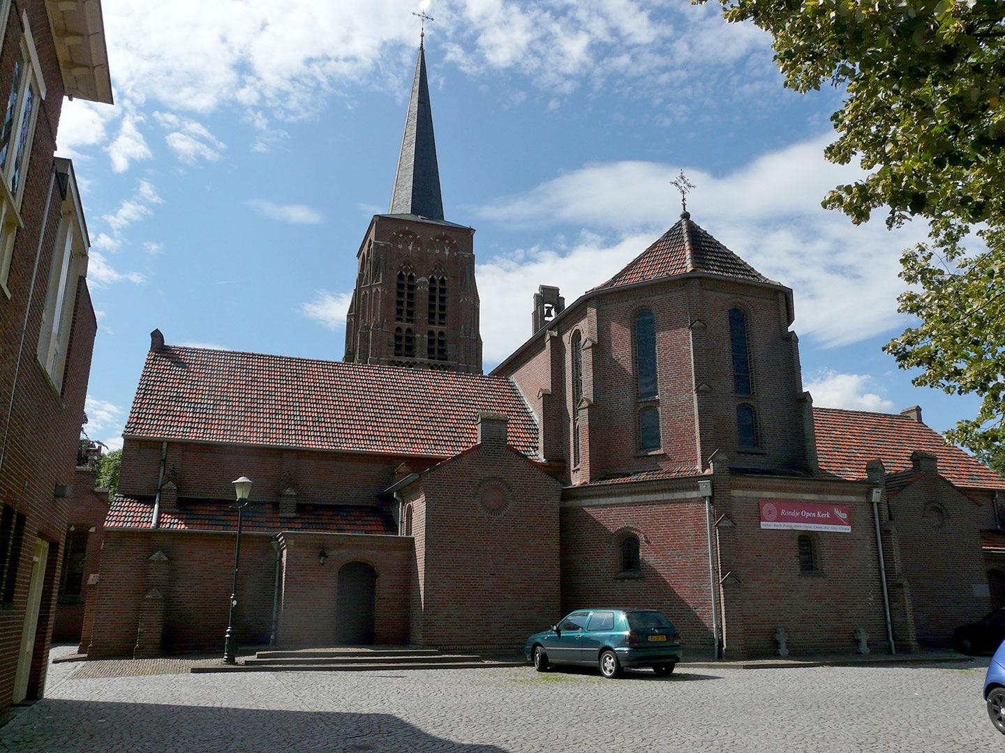 Slechtvalk Alphen-Sint-Willibrorduskerk_1440metvalk_0.jpg